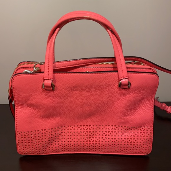 Kate Spade medium sized coral purse - Picture 3 of 6